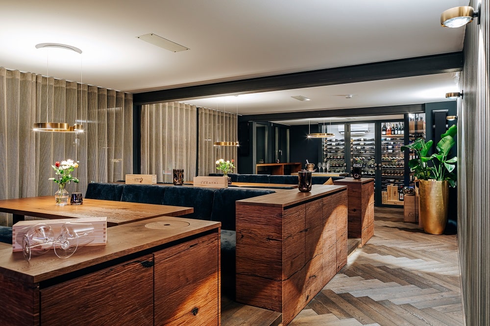 Lounge Schlossplatz12 in Hohenems. Wein und Feinkost Genuss auf höchstem Niveau